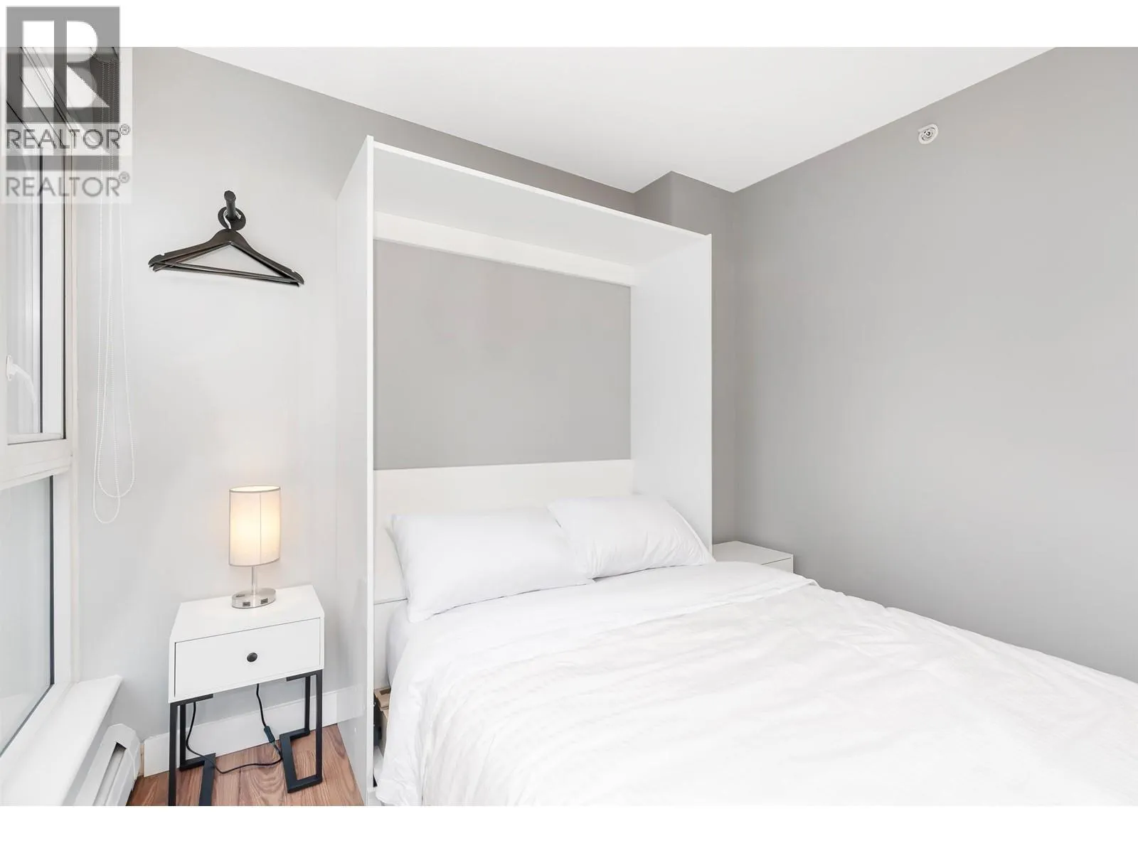 1004 183 KEEFER PLACE