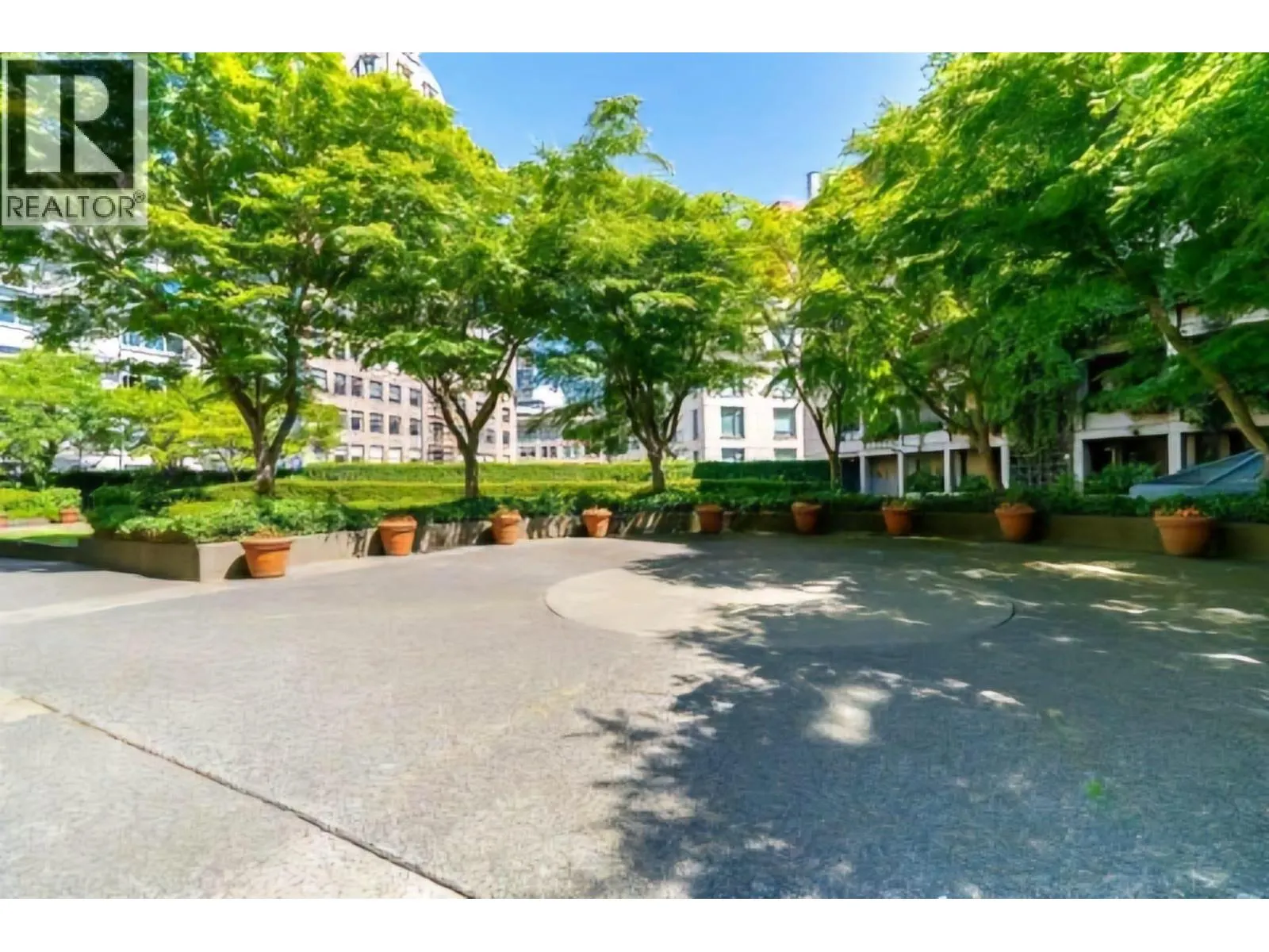 1004 183 KEEFER PLACE