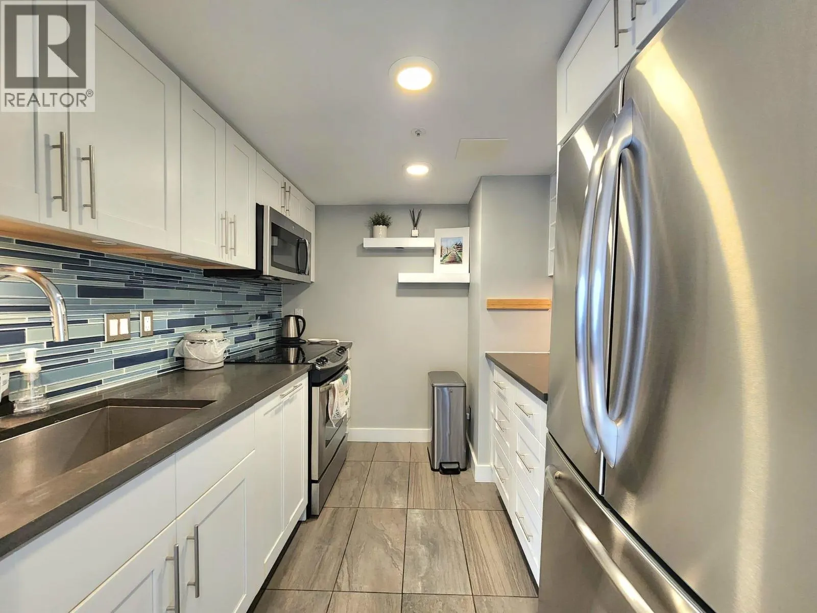 1004 183 KEEFER PLACE