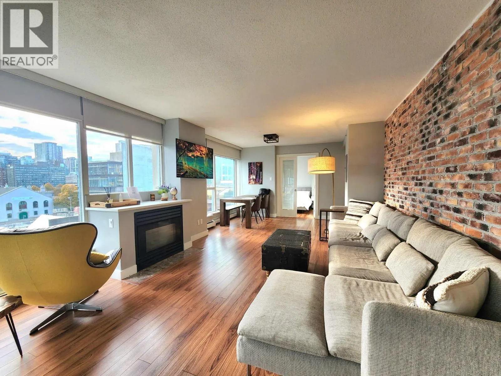 1004 183 KEEFER PLACE