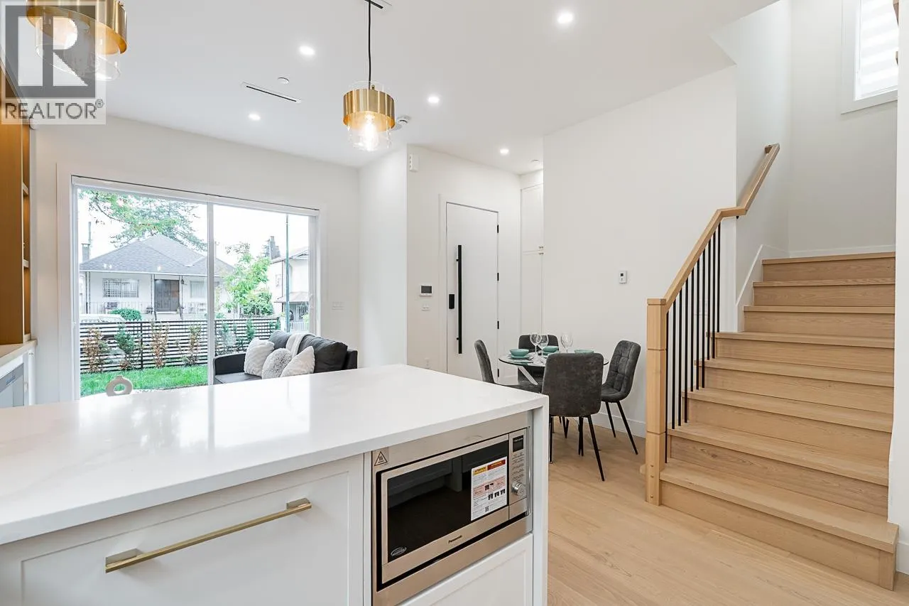 1 5304 ELGIN STREET