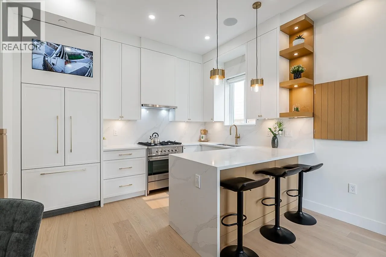 1 5304 ELGIN STREET