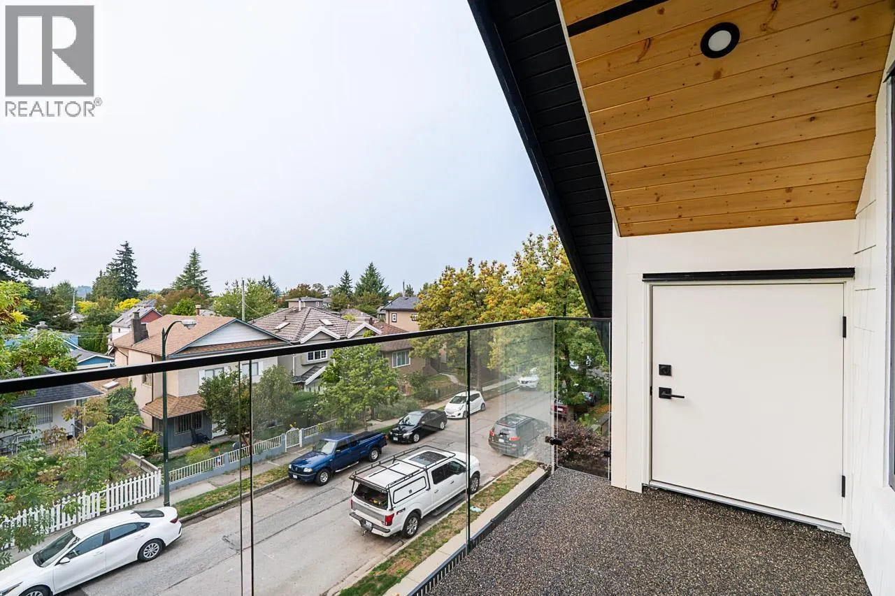1 5304 ELGIN STREET