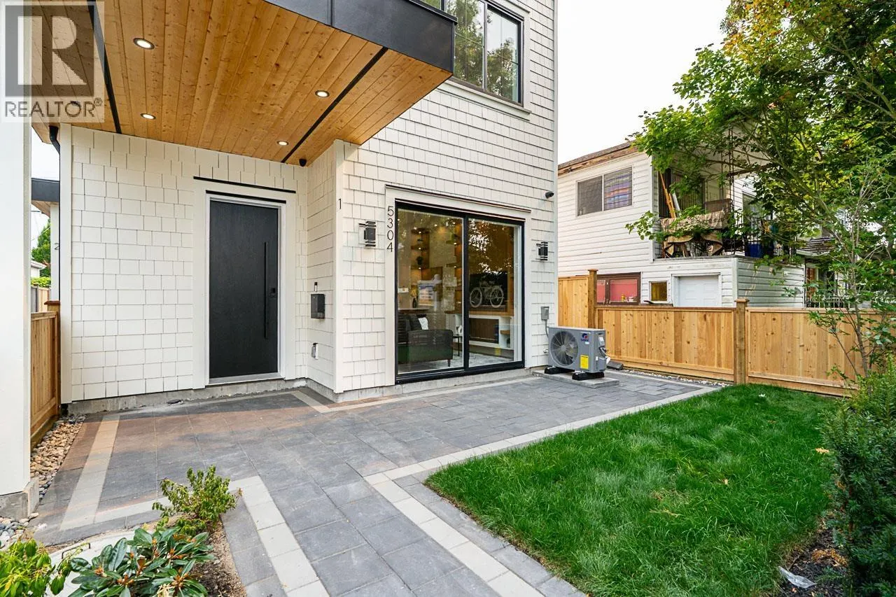 1 5304 ELGIN STREET