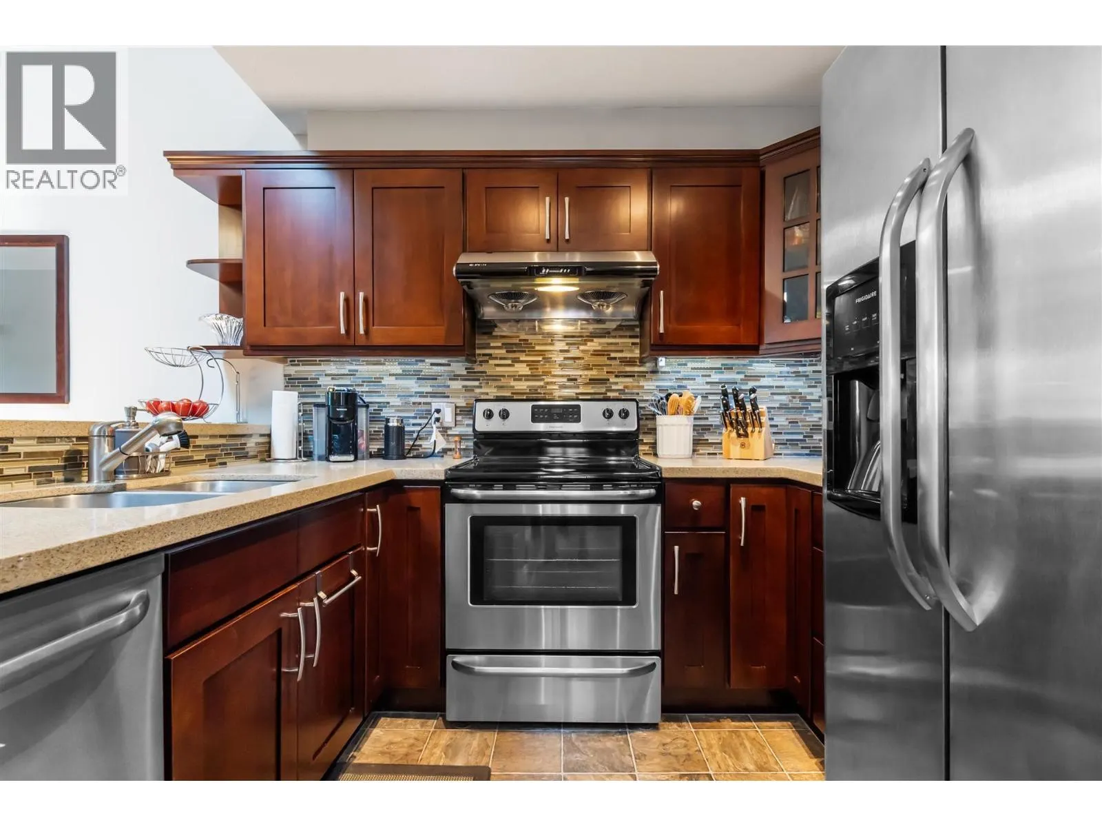 307 7465 SANDBORNE AVENUE