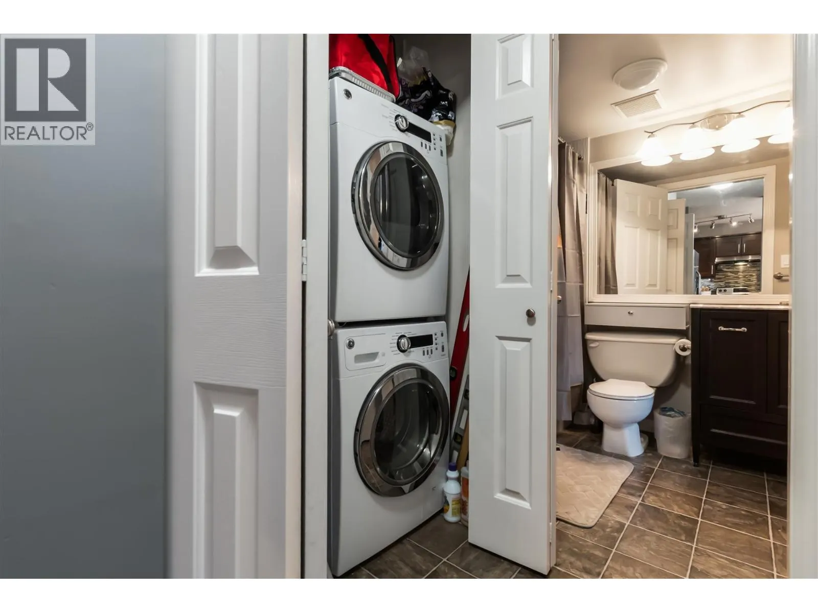 307 7465 SANDBORNE AVENUE