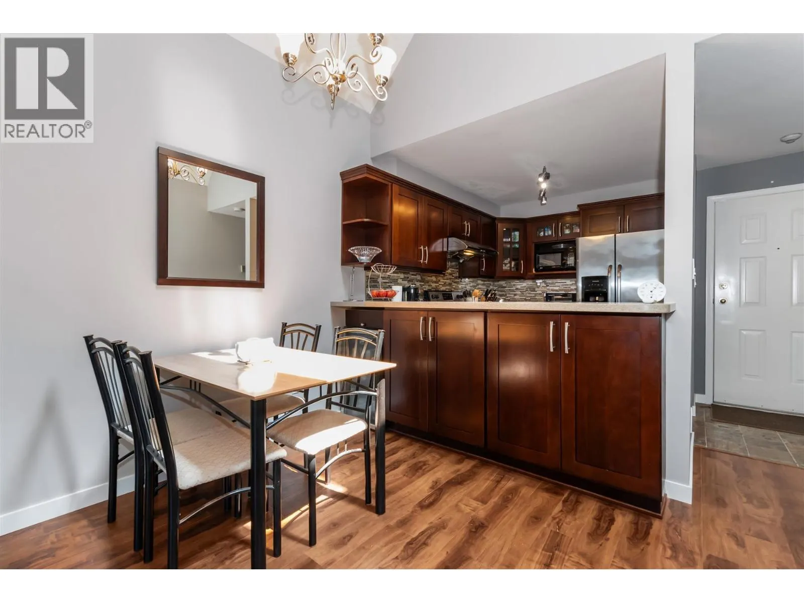 307 7465 SANDBORNE AVENUE