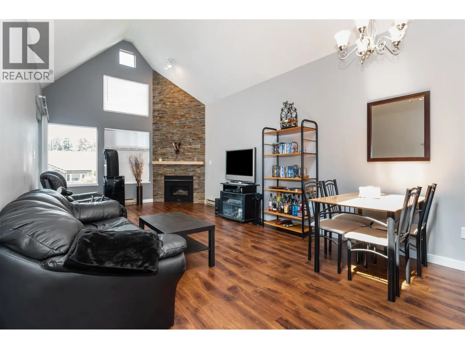 307 7465 SANDBORNE AVENUE
