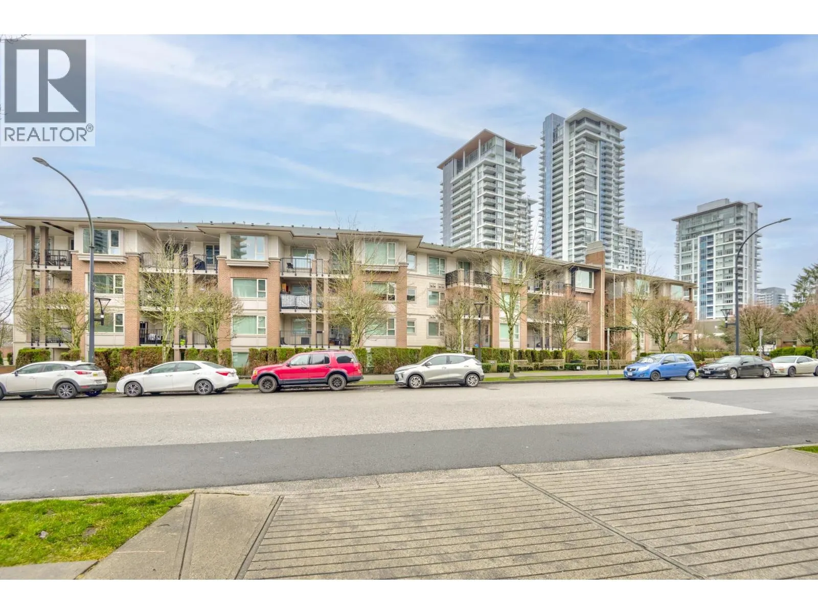 305 4728 DAWSON STREET