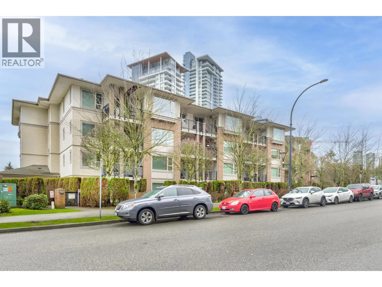 305 4728 DAWSON STREET
