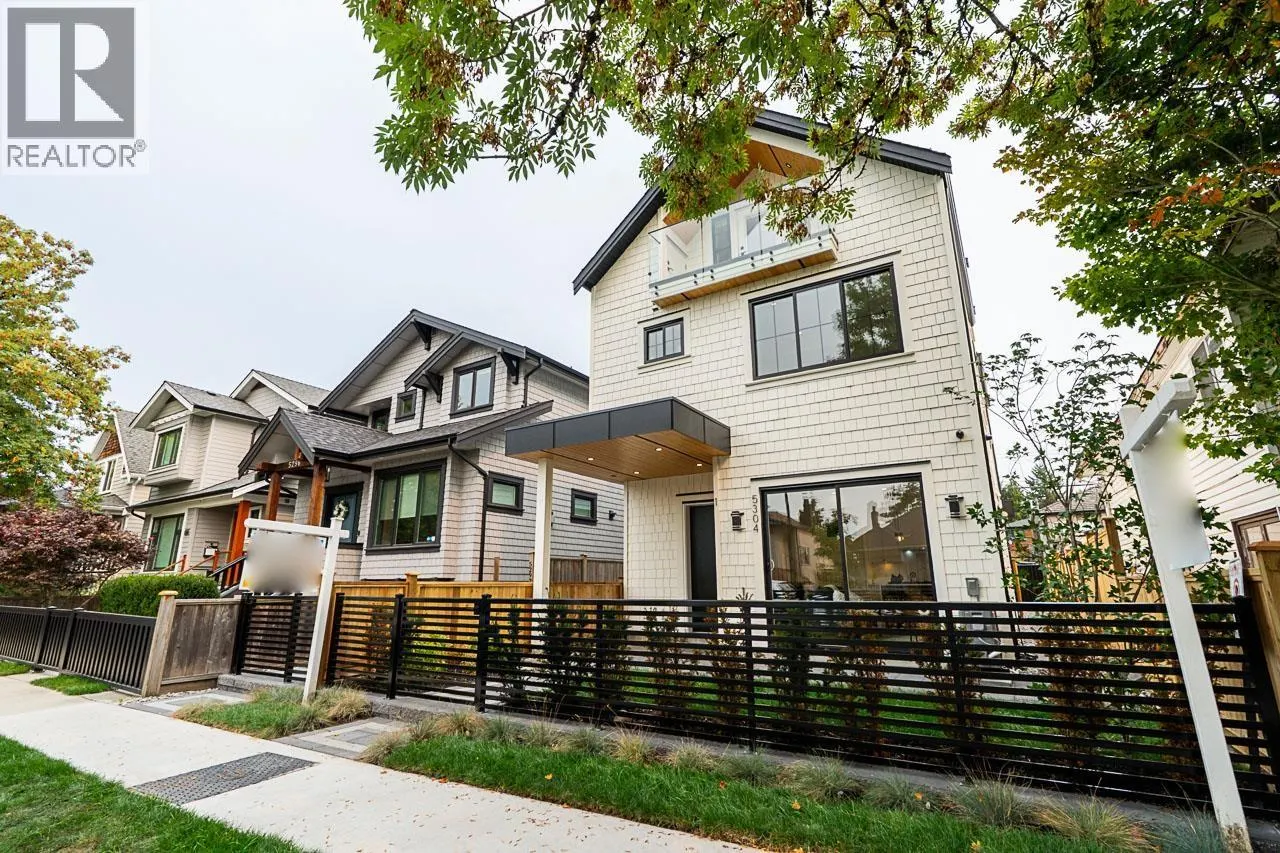 2 5304 ELGIN STREET