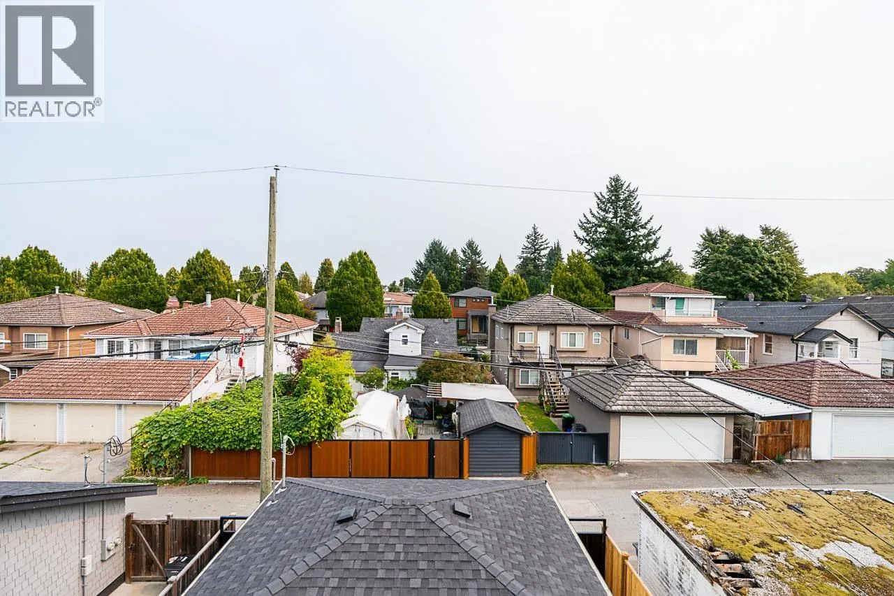 2 5304 ELGIN STREET
