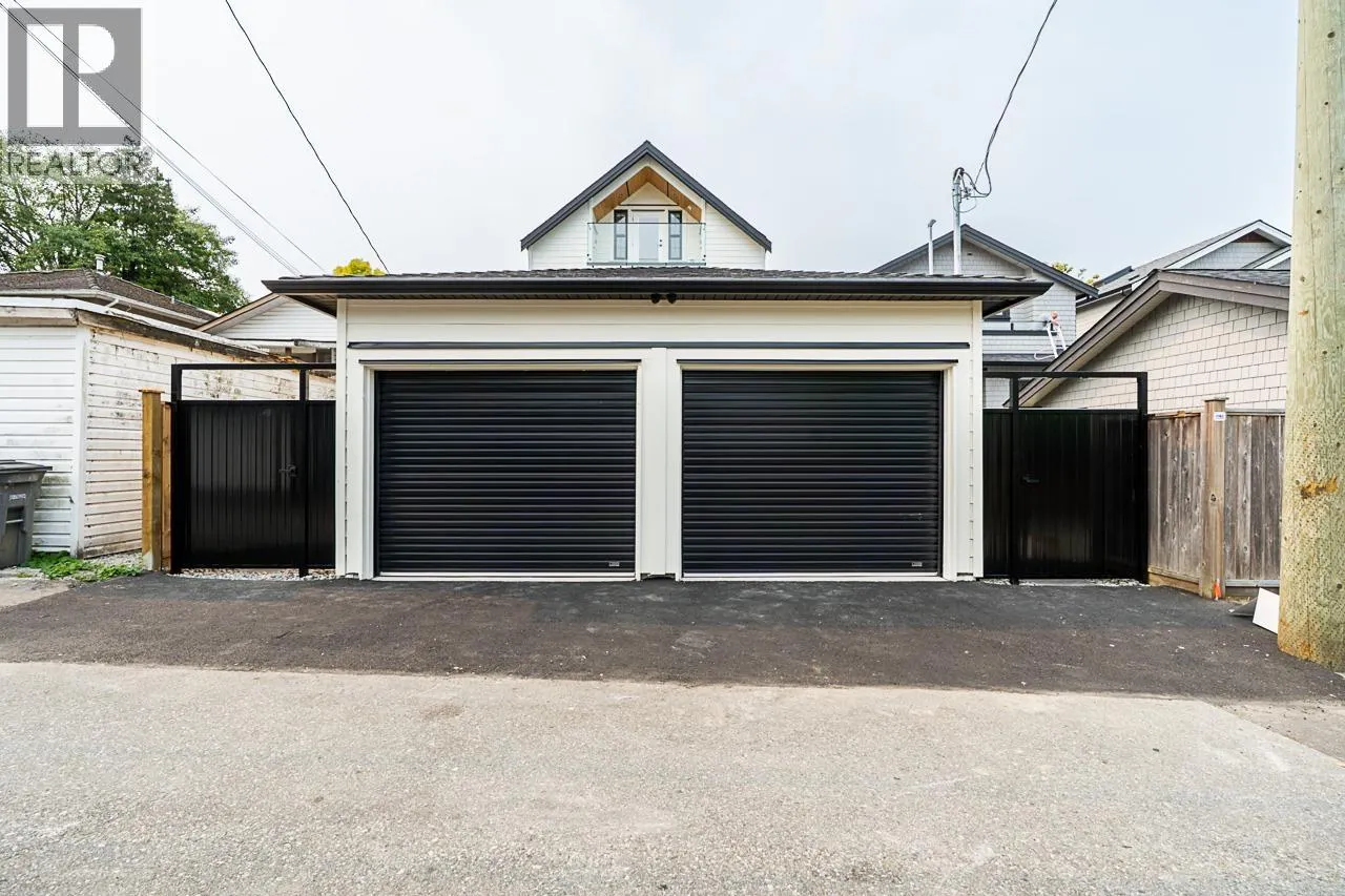 2 5304 ELGIN STREET