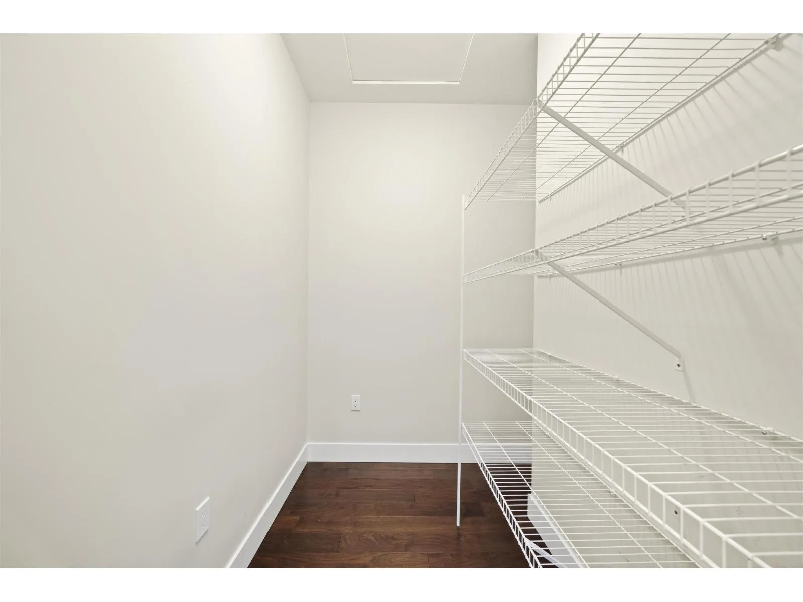 209 13585 16 AVENUE