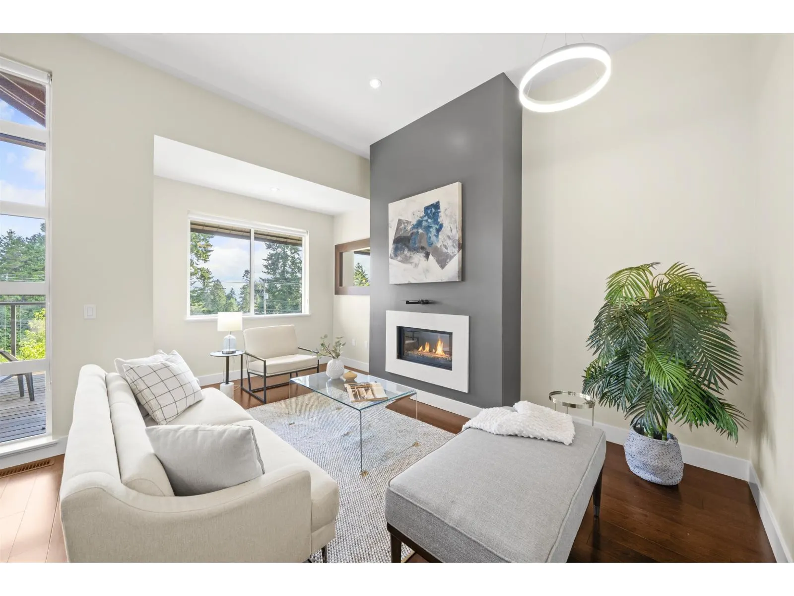 209 13585 16 AVENUE