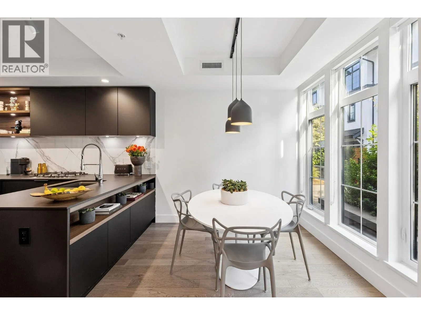 134 2070 CURLING ROAD