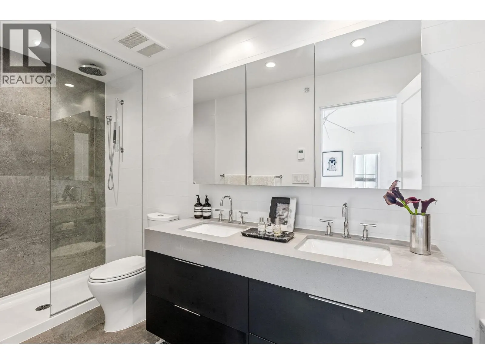 134 2070 CURLING ROAD