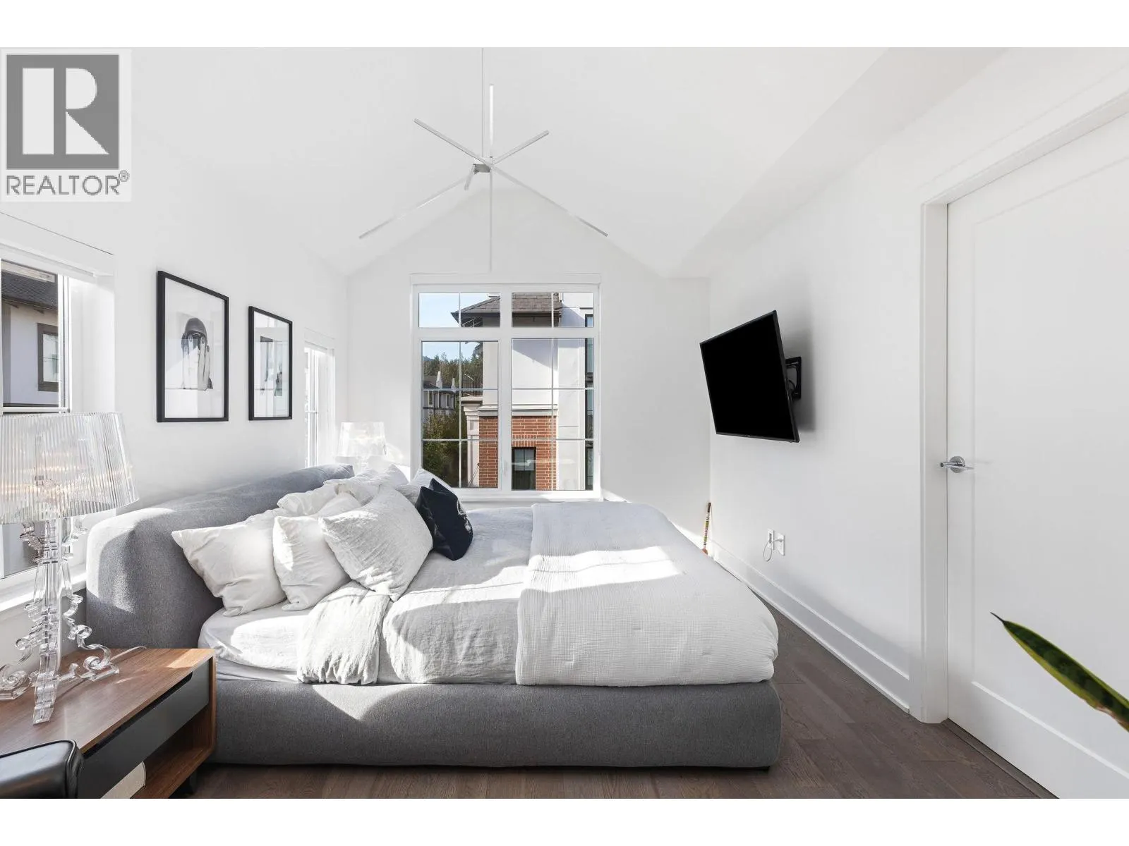 134 2070 CURLING ROAD