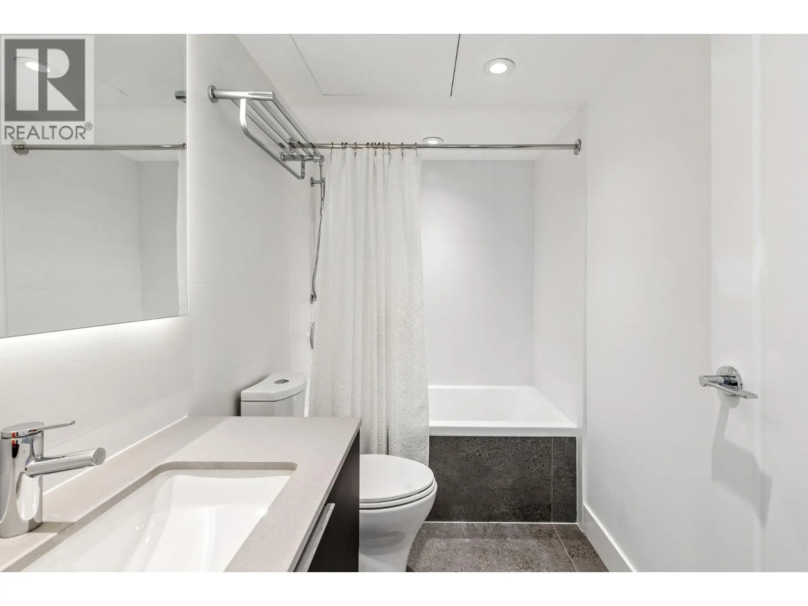 134 2070 CURLING ROAD