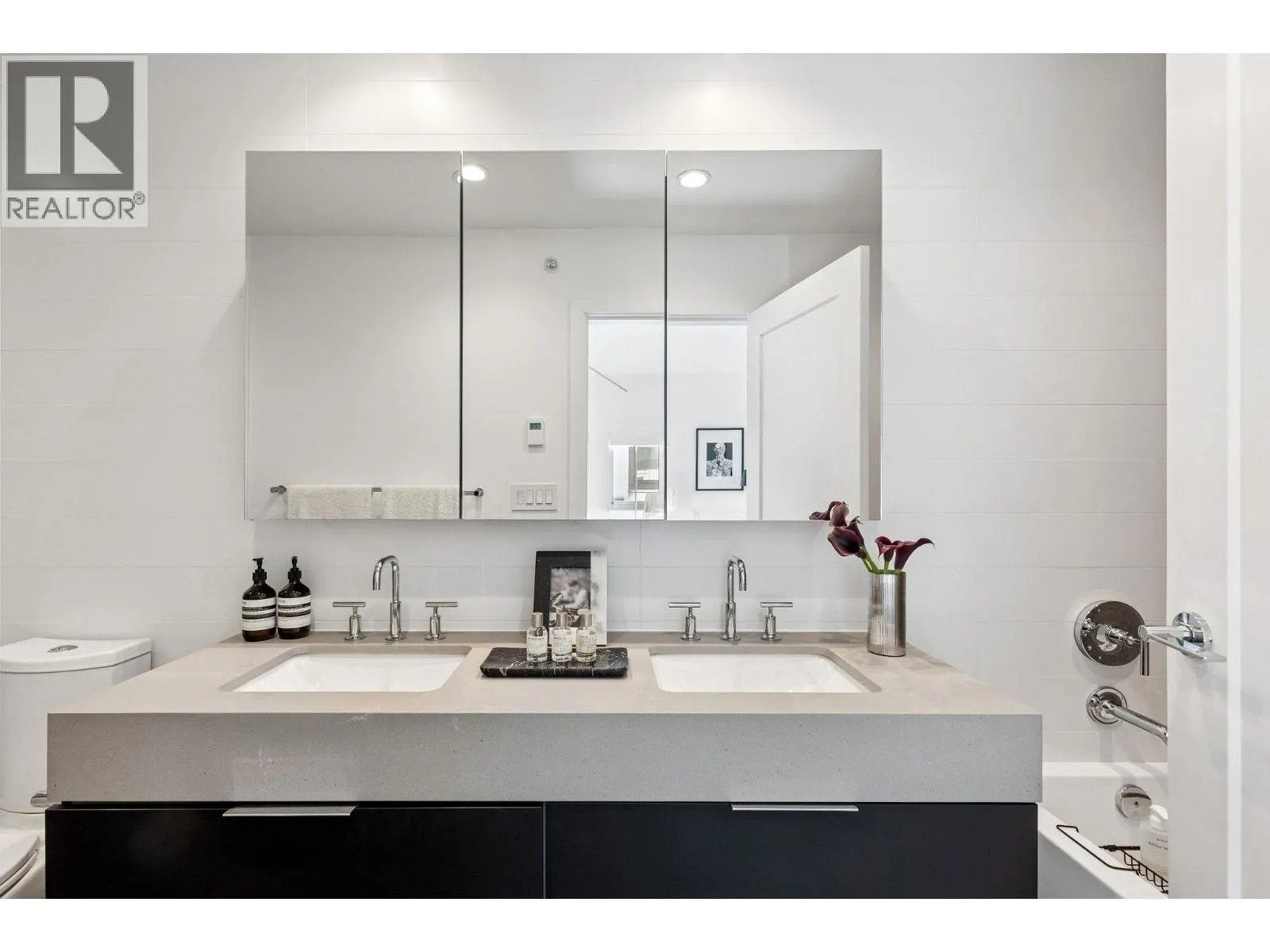 134 2070 CURLING ROAD