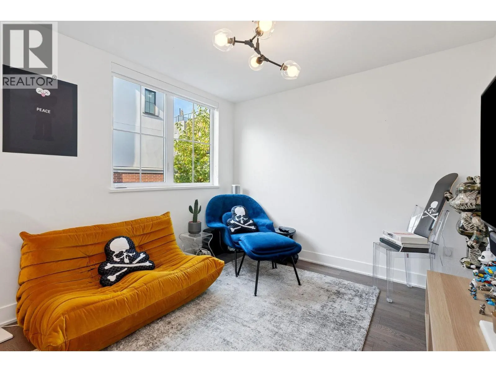 134 2070 CURLING ROAD