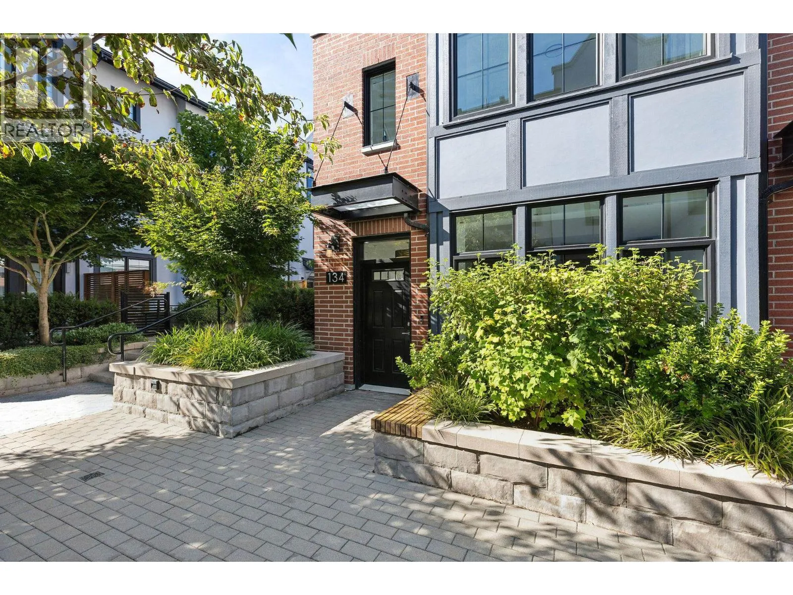 134 2070 CURLING ROAD