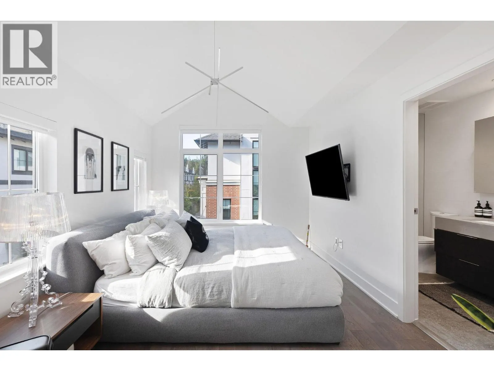 134 2070 CURLING ROAD