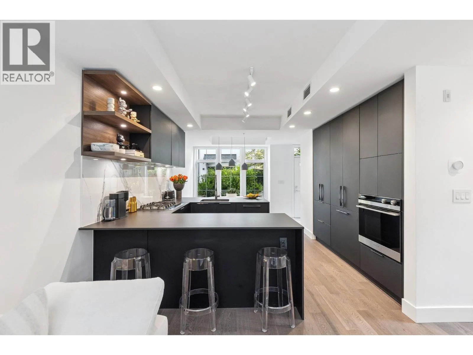 134 2070 CURLING ROAD
