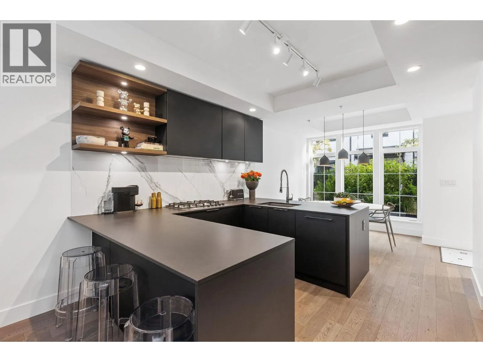 134 2070 CURLING ROAD