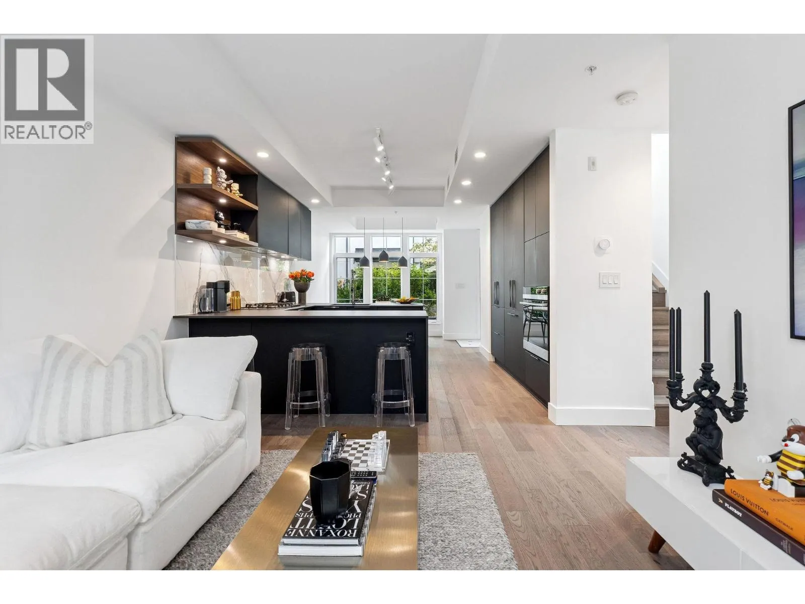 134 2070 CURLING ROAD