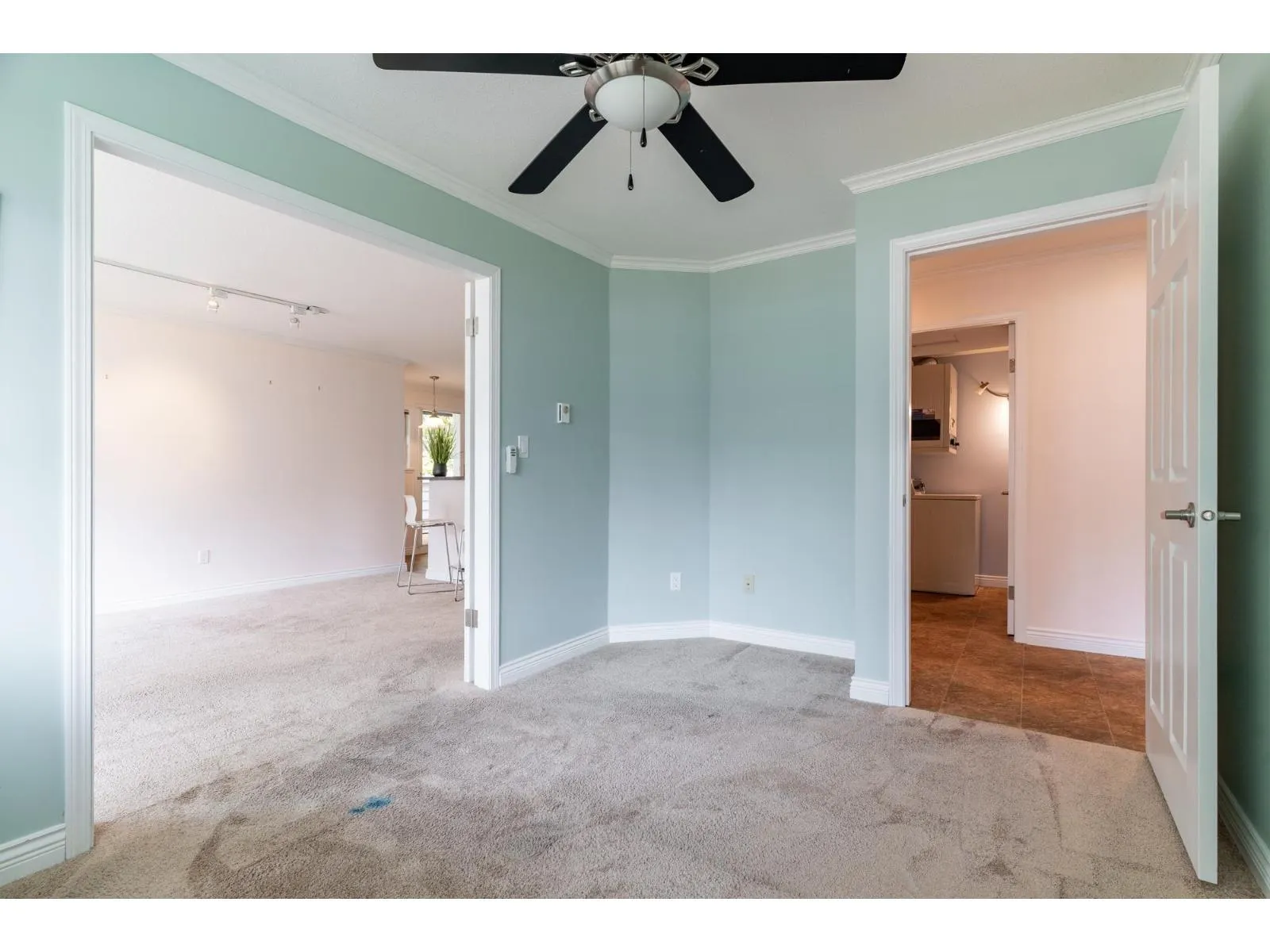 208 13965 16 AVENUE
