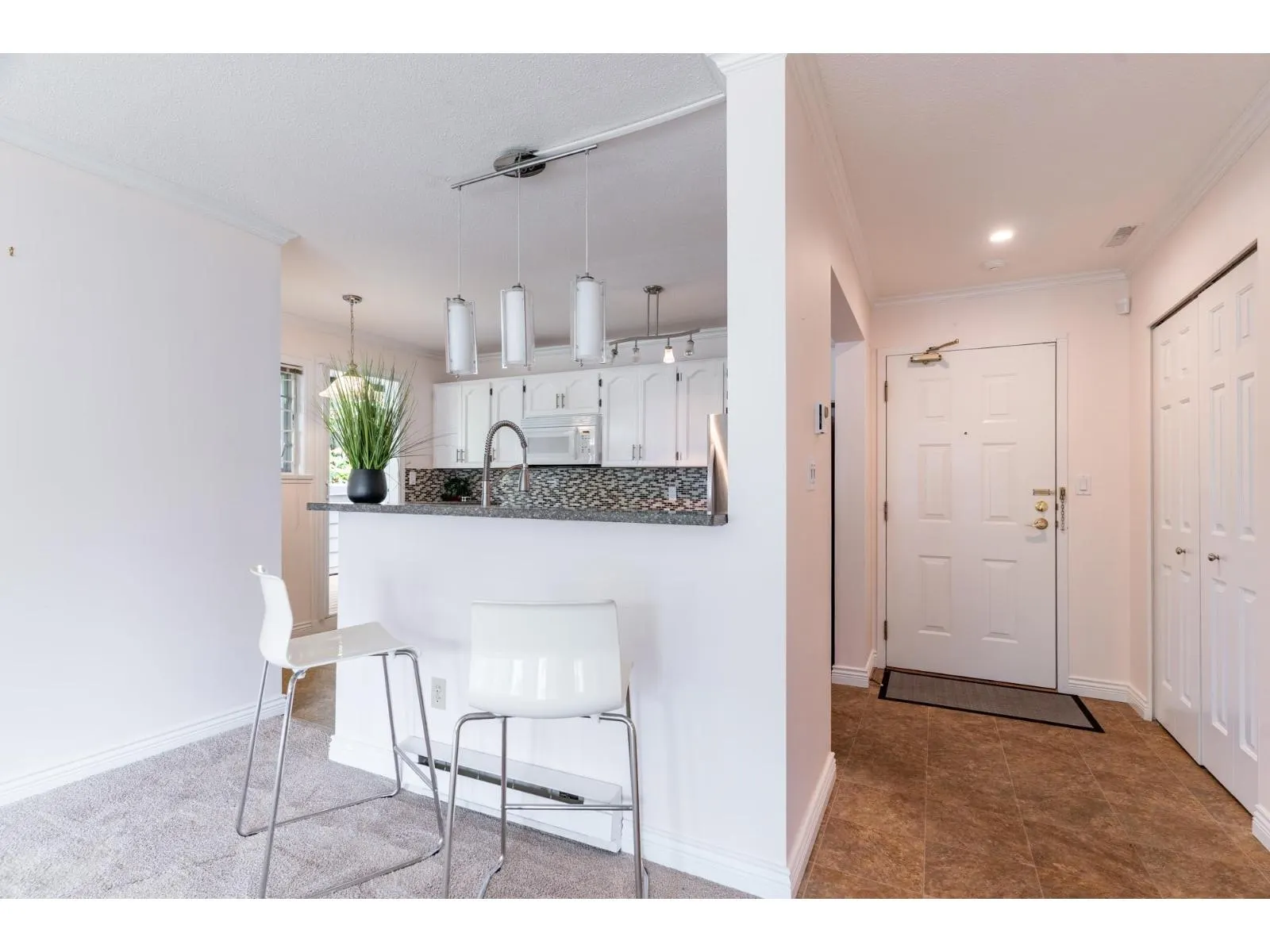 208 13965 16 AVENUE