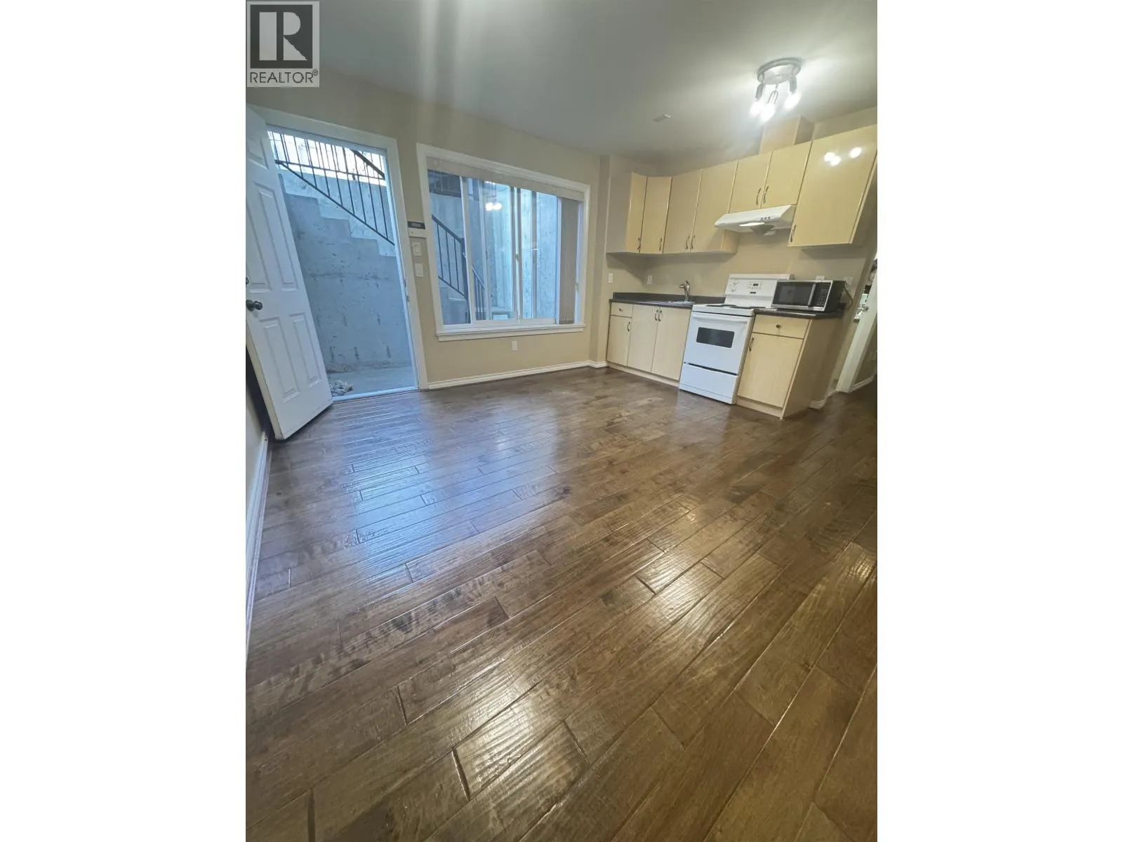 Bsmt 2111 FRASERVIEW DRIVE