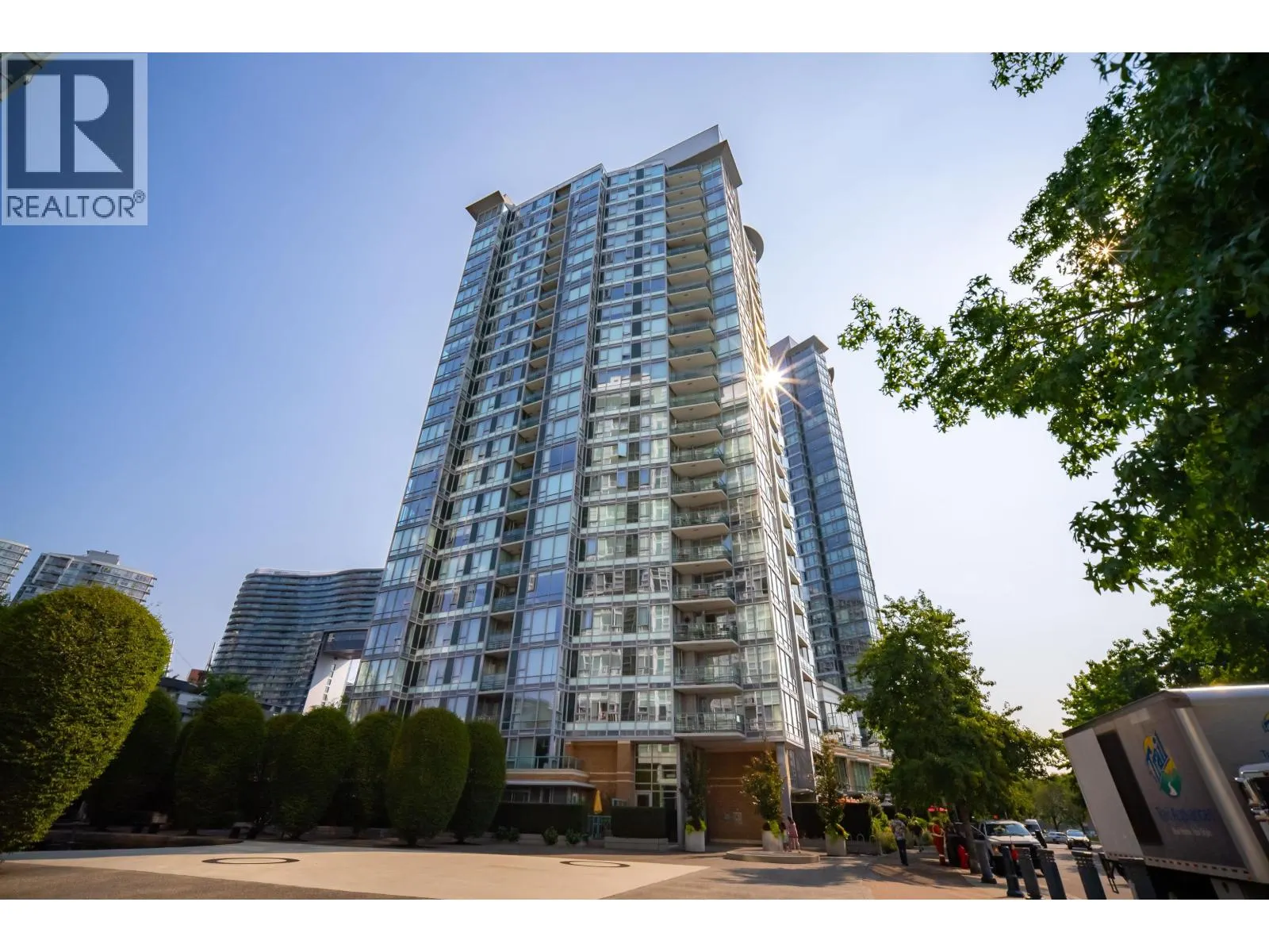 2606 1067 MARINASIDE CRESCENT