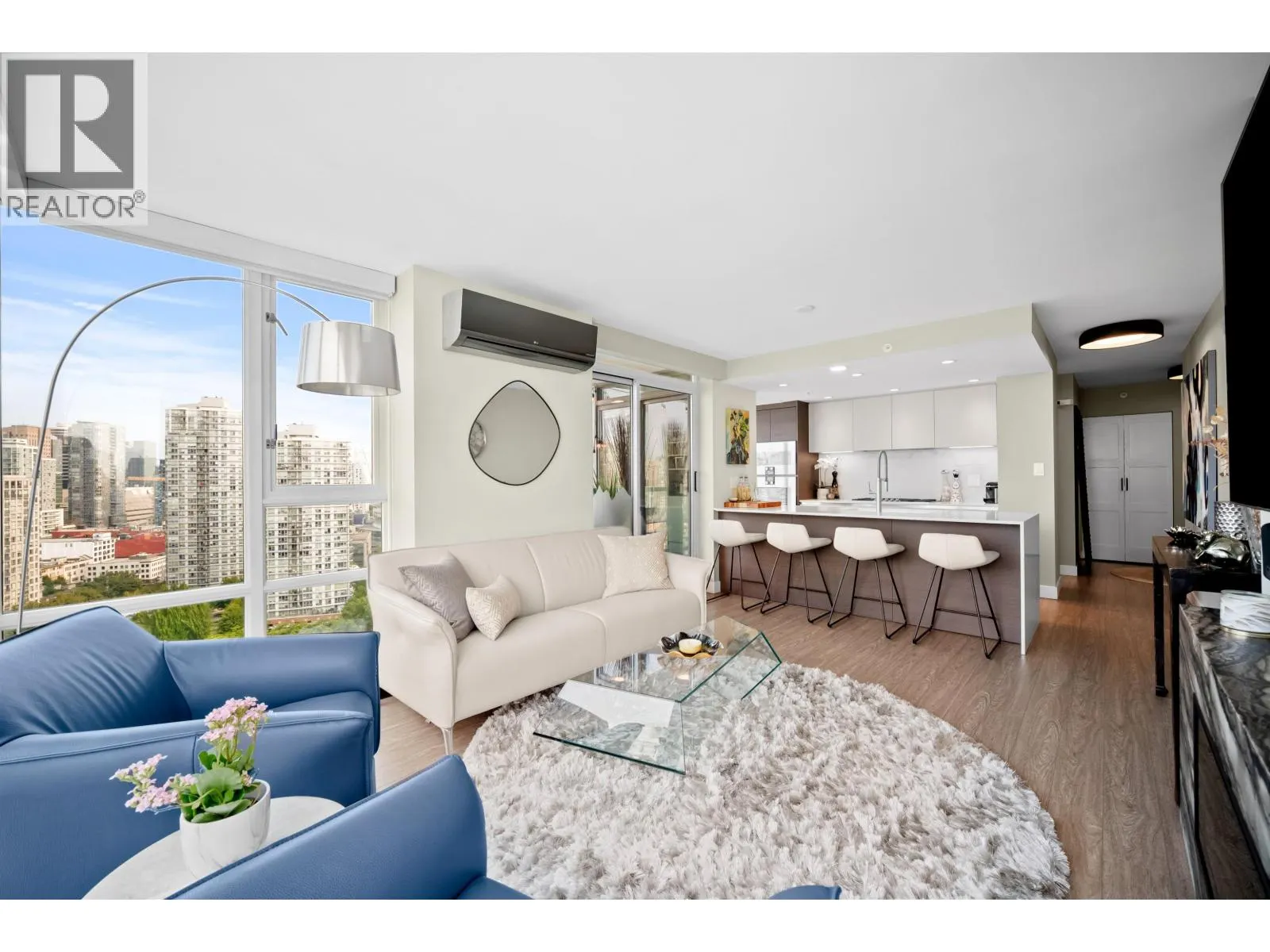 2606 1067 MARINASIDE CRESCENT