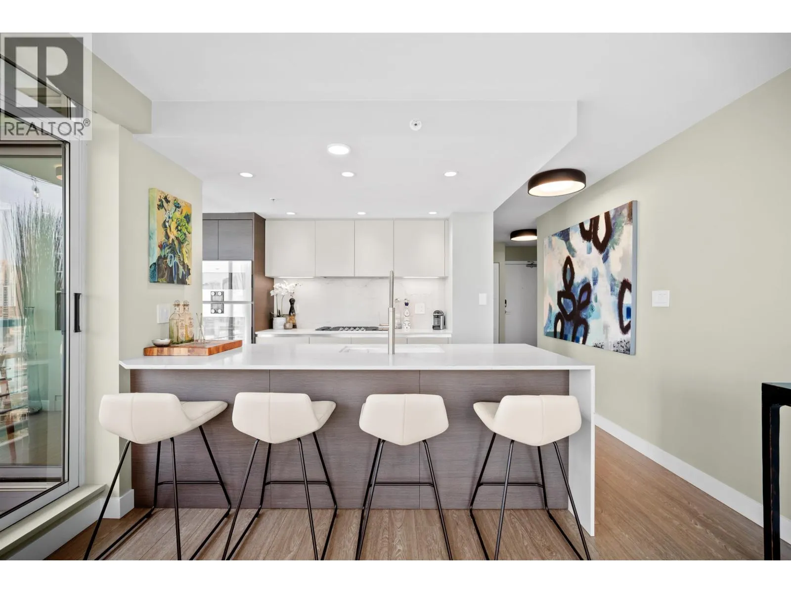 2606 1067 MARINASIDE CRESCENT