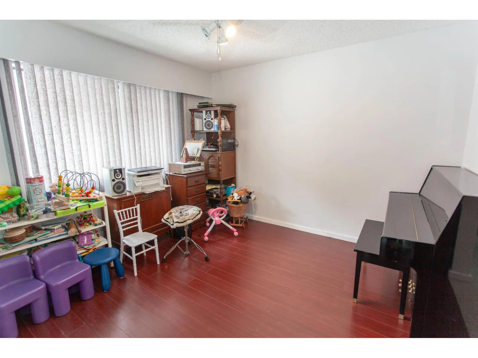 1232 FOSTER STREET