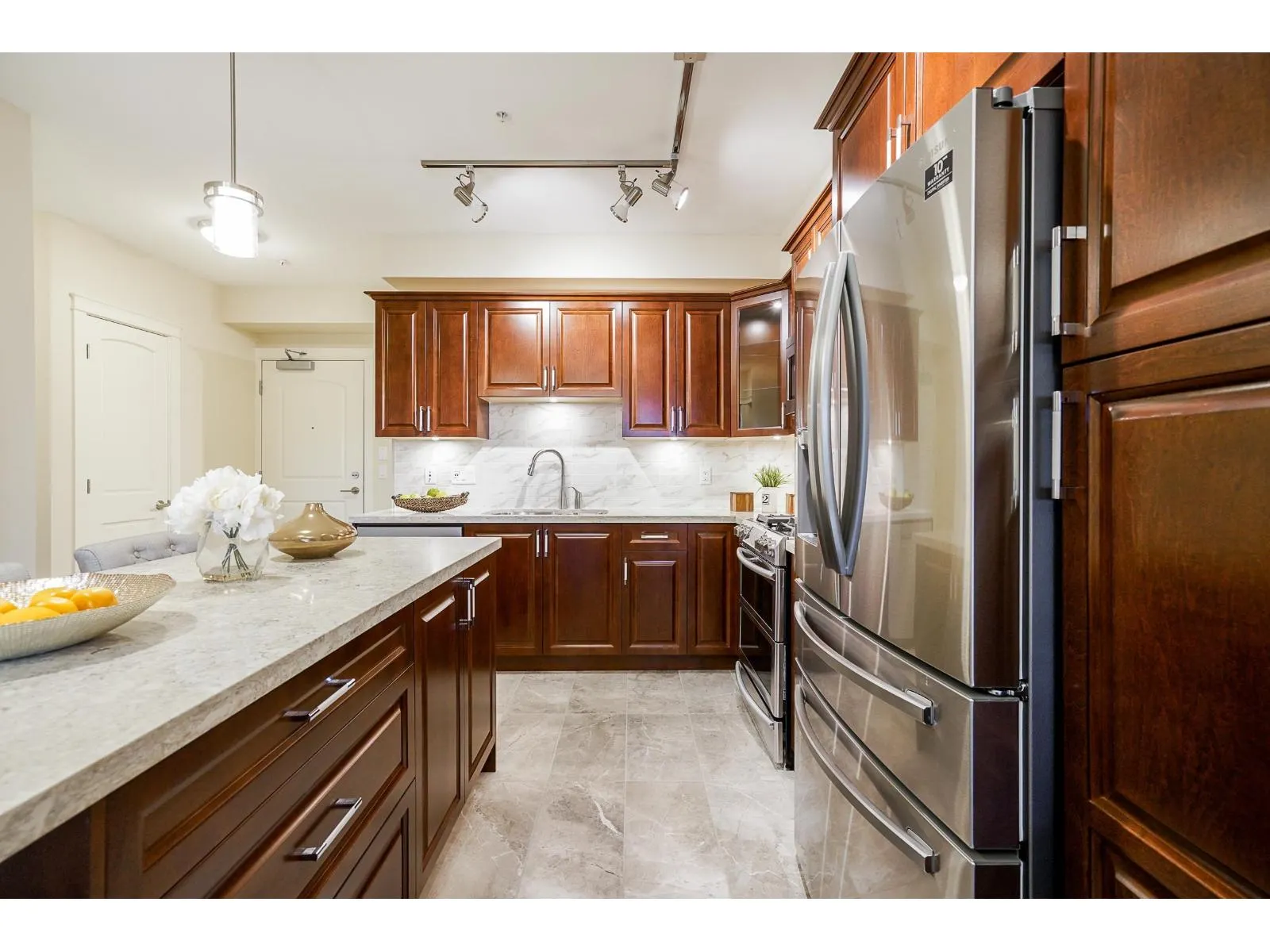 409 14588 MCDOUGALL DRIVE