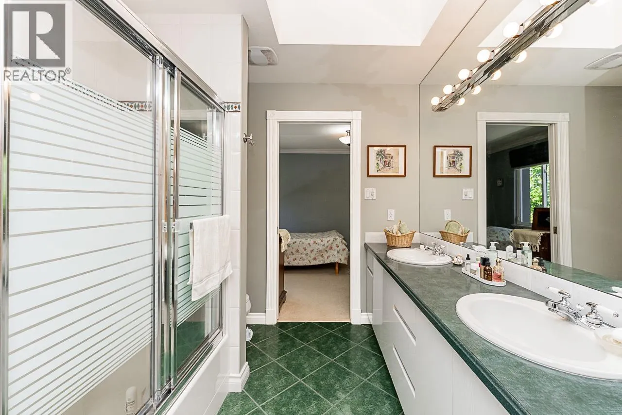 180 W OSBORNE ROAD