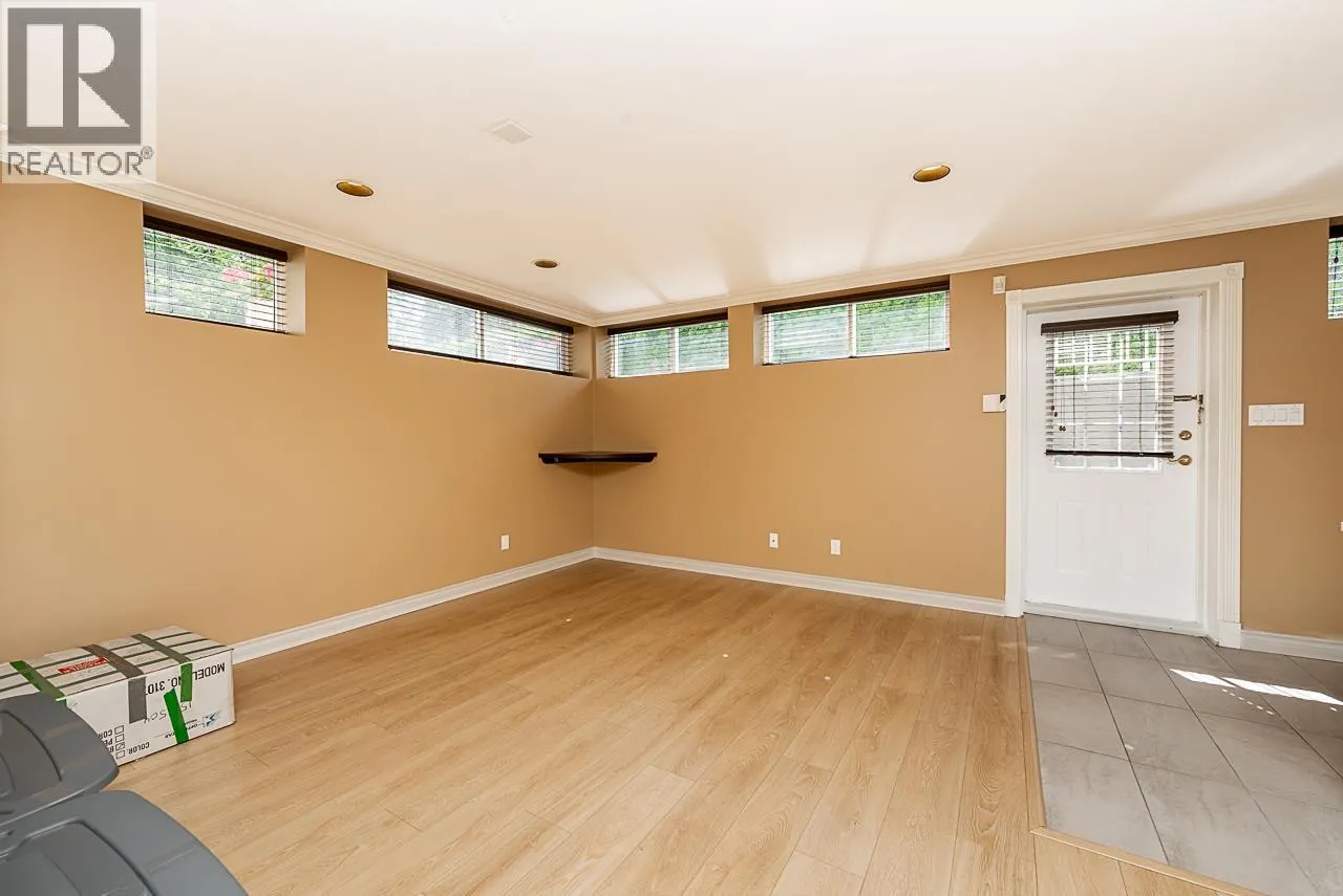 180 W OSBORNE ROAD