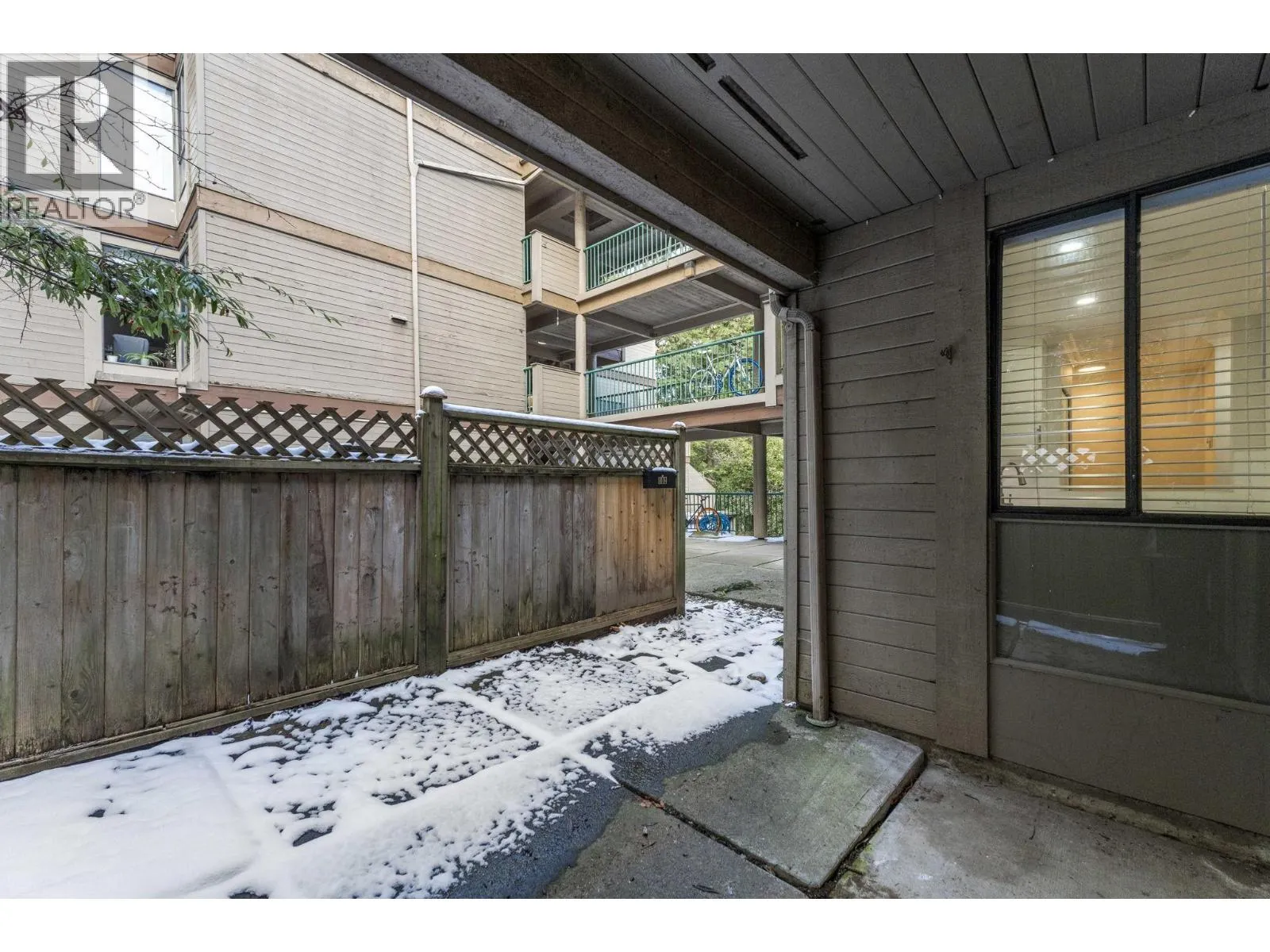 102 9152 SATURNA DRIVE