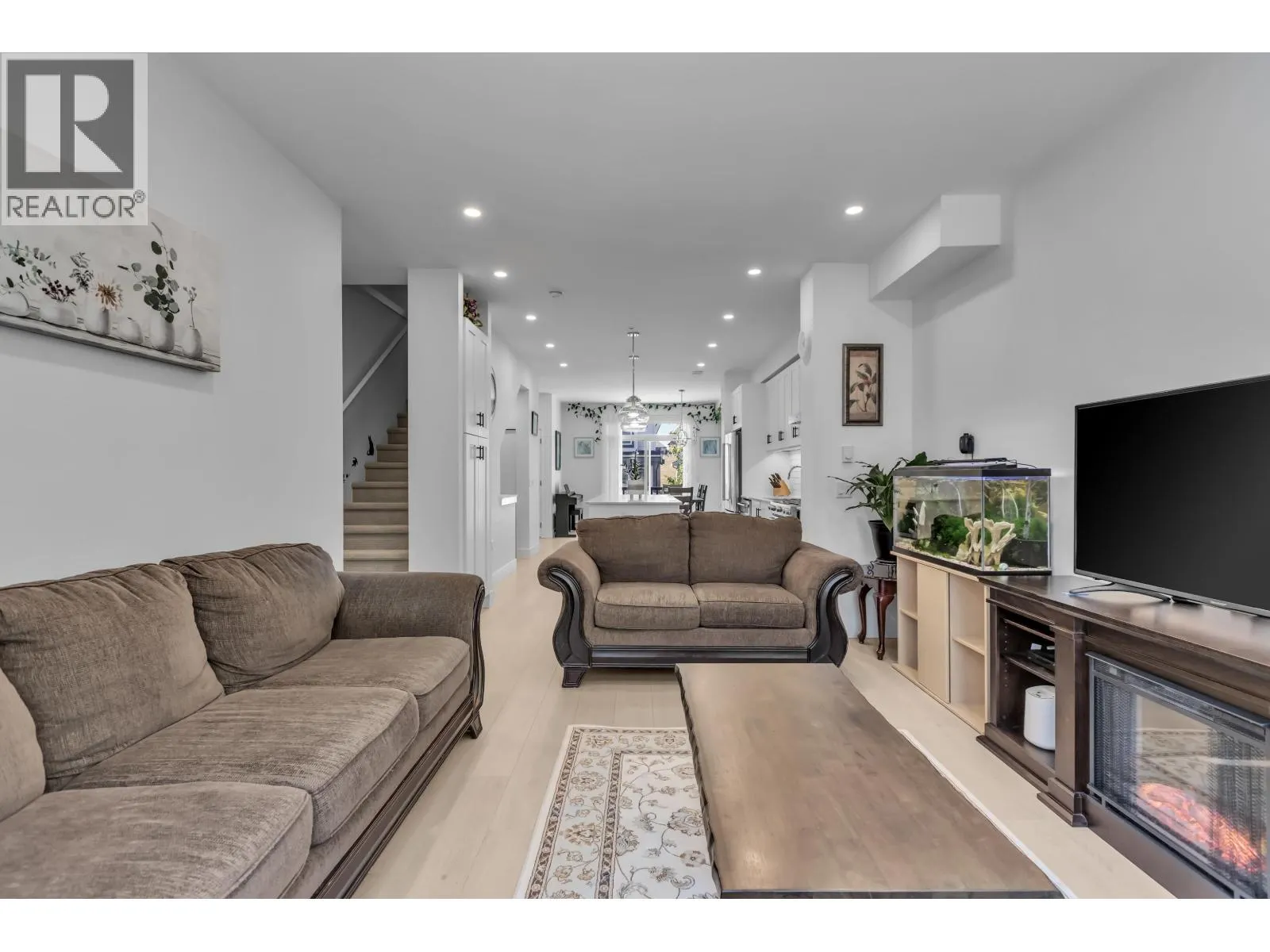 12 24021 110 AVENUE