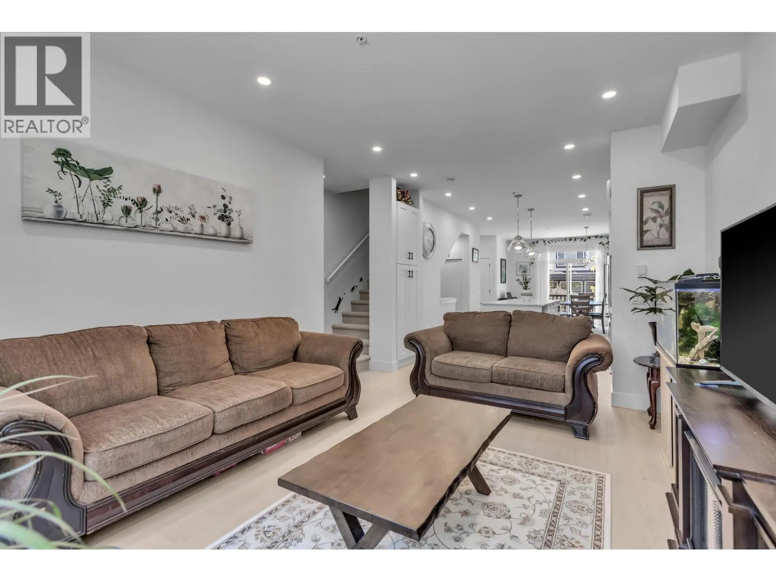 12 24021 110 AVENUE