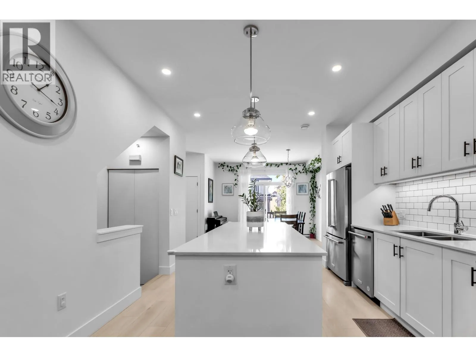 12 24021 110 AVENUE