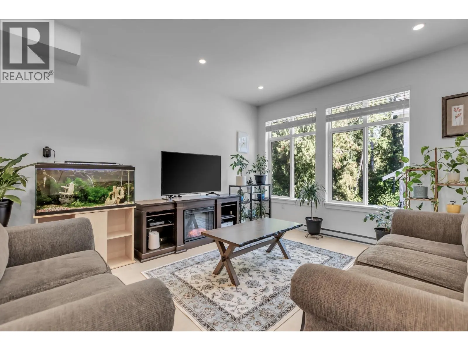 12 24021 110 AVENUE