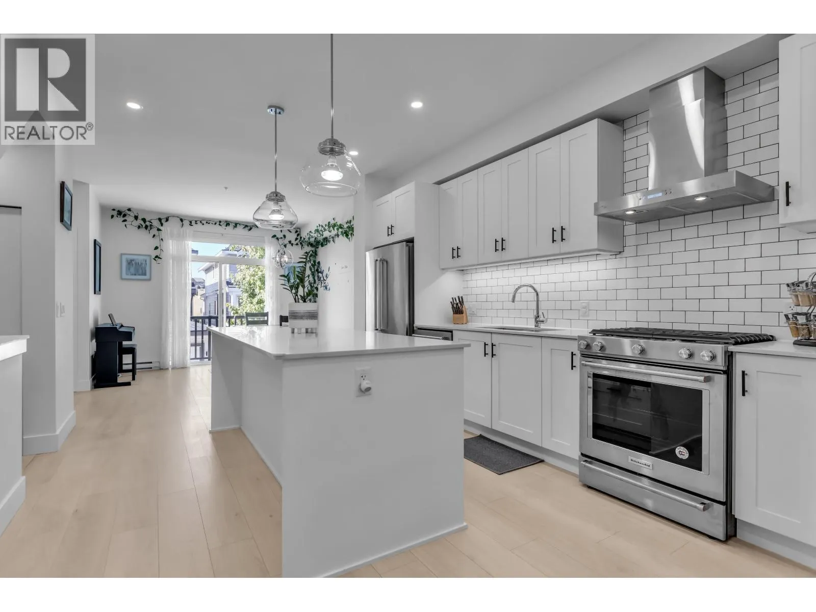12 24021 110 AVENUE