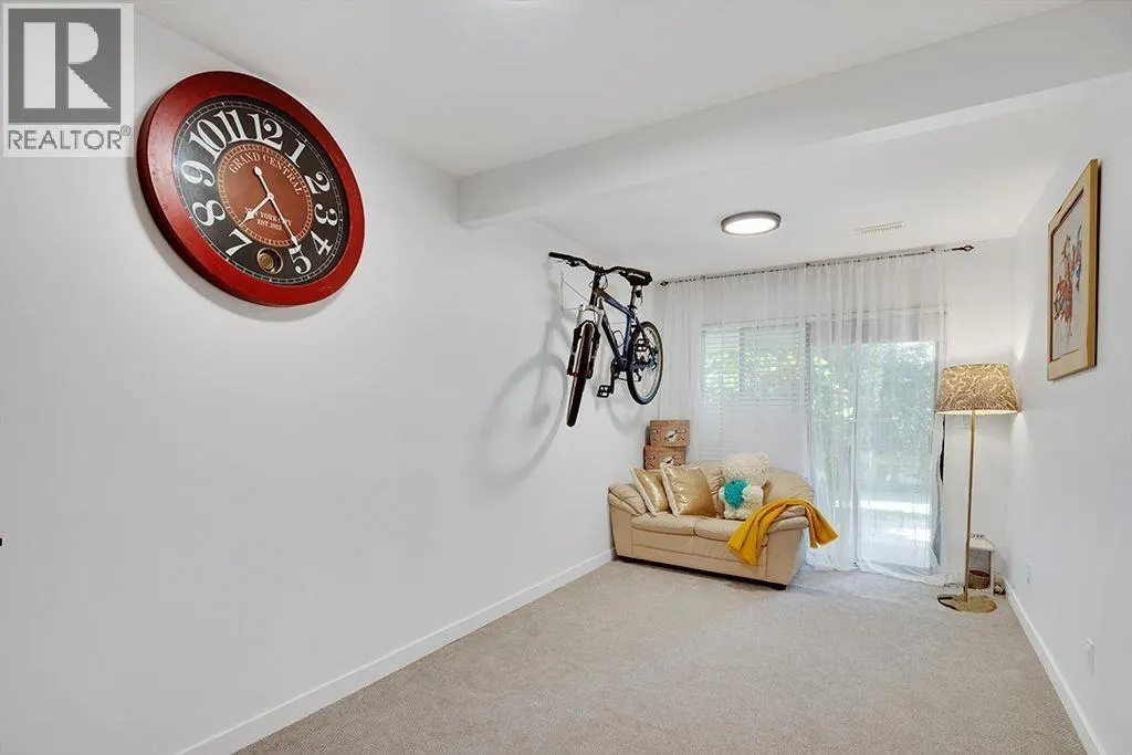 208 1220 FALCON DRIVE