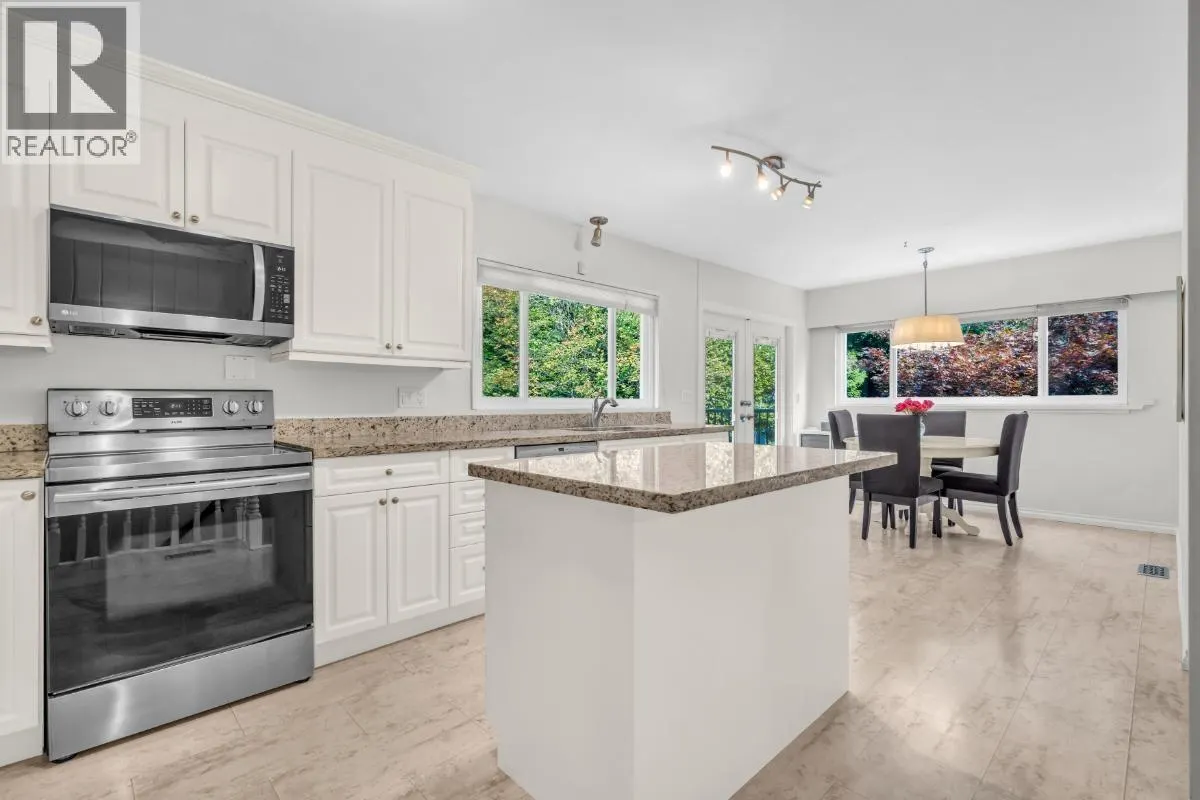 4233 CAPILANO ROAD