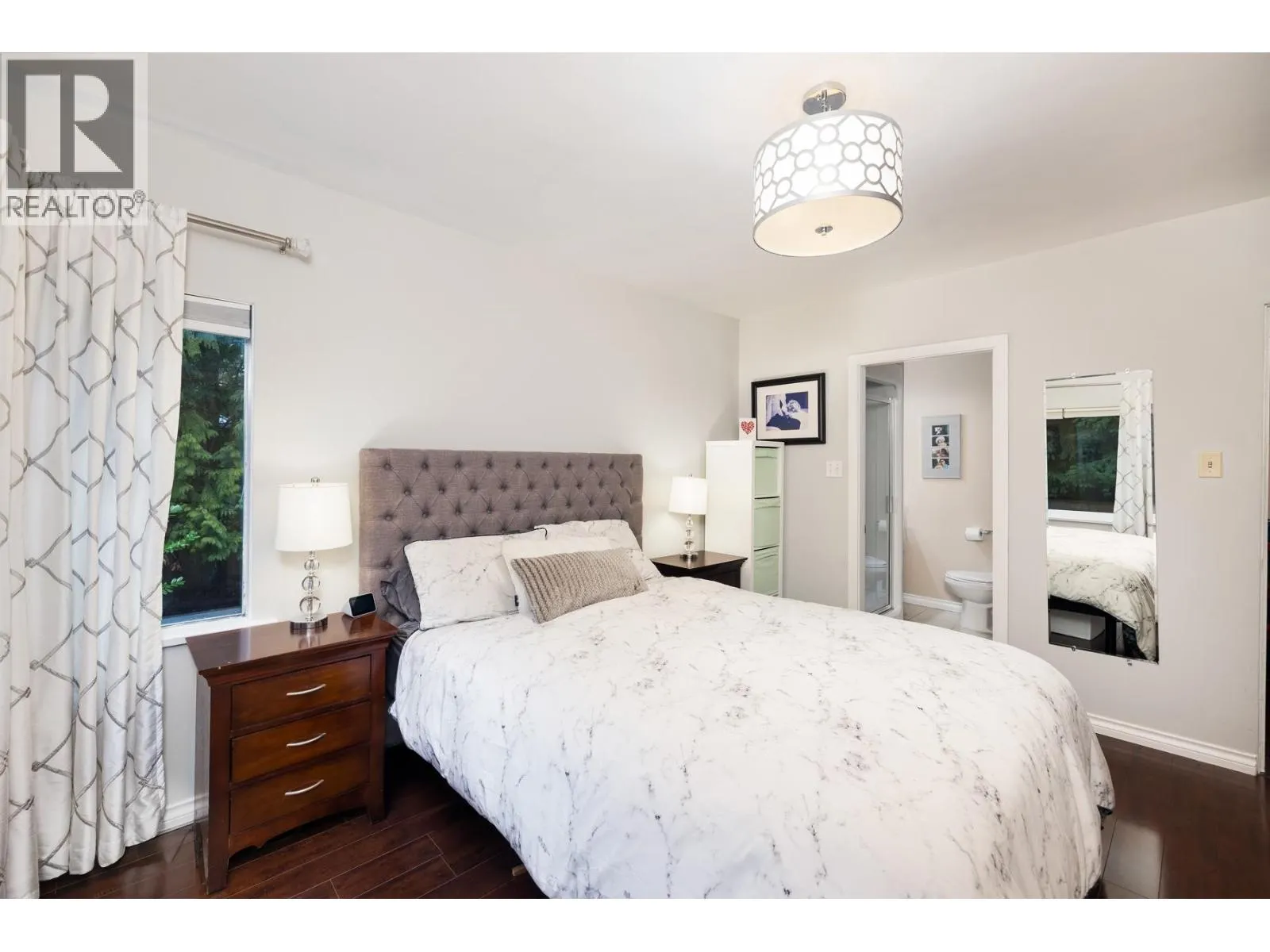 4233 CAPILANO ROAD
