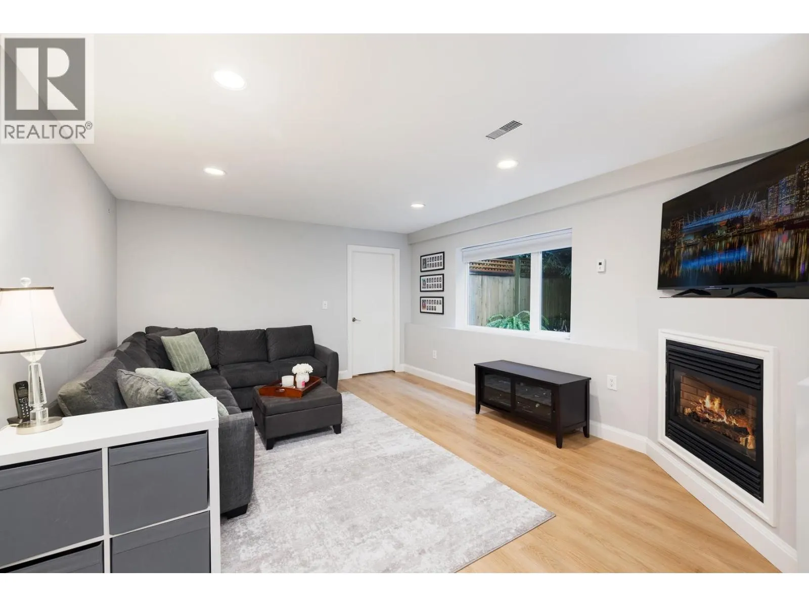 4233 CAPILANO ROAD